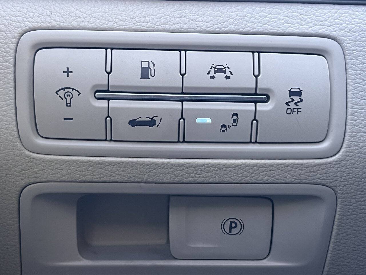 Used 2017 Genesis G80 5.0 Ultimate RWD image 39