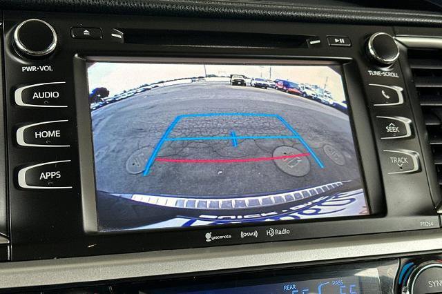 Used 2016 Toyota Highlander Plus w/ Preferred Accessory Package FWD image 27