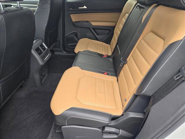 Used 2022 Volkswagen Atlas Cross Sport SEL Premium R-Line AWD/4WD image 16