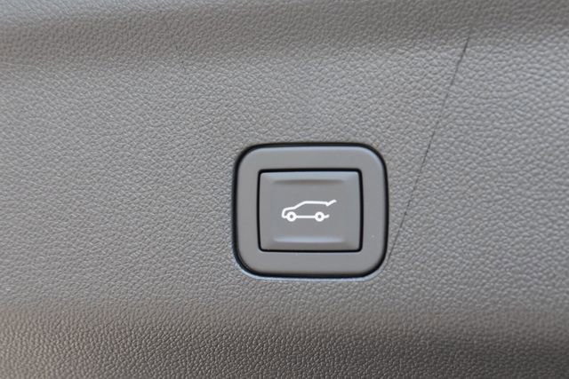 New 2026 Chevrolet Suburban High Country image 25