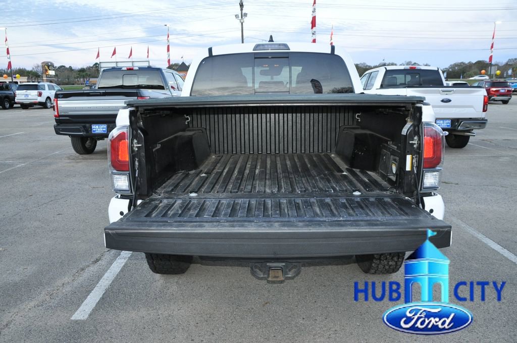Used 2020 Toyota Tacoma Limited AWD/4WD image 23