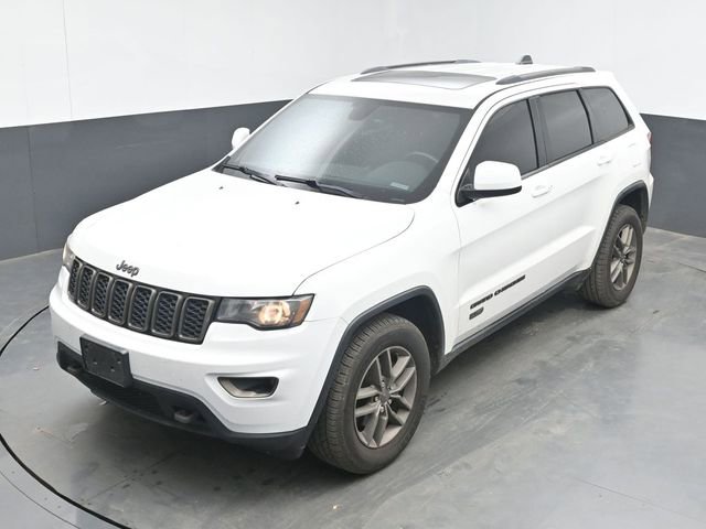 Used 2017 Jeep Grand Cherokee Laredo AWD/4WD image 15