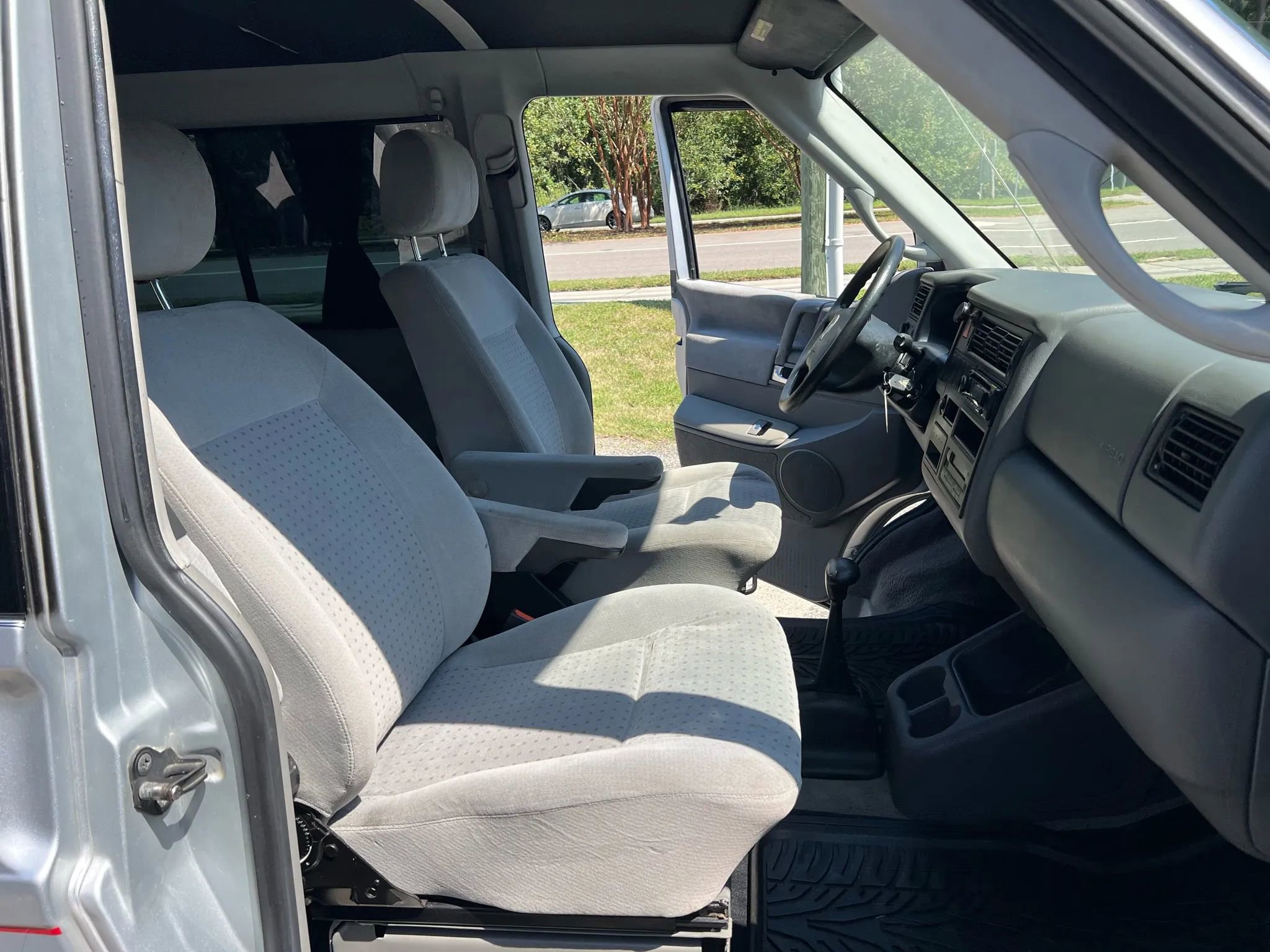 Used 2001 Volkswagen Eurovan image 21