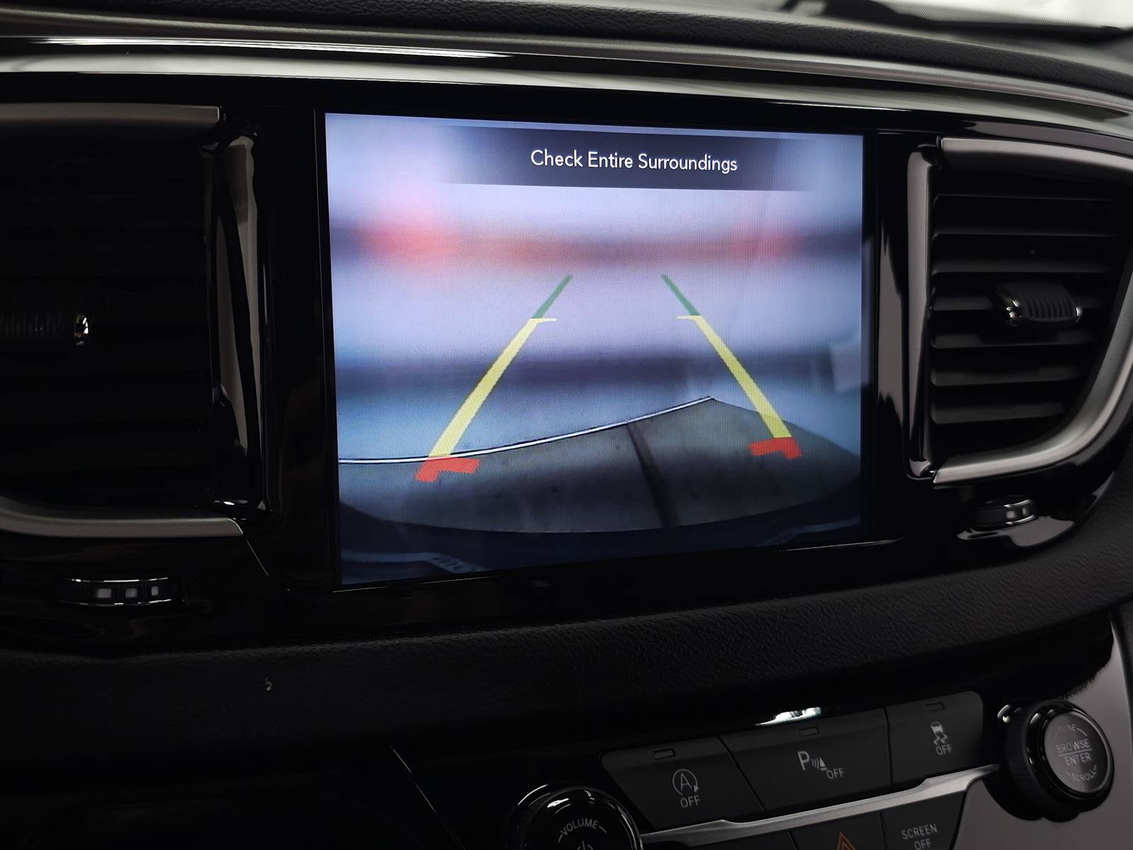Used 2020 Chrysler Pacifica Touring-L w/ Premium Audio Group AWD/4WD image 24