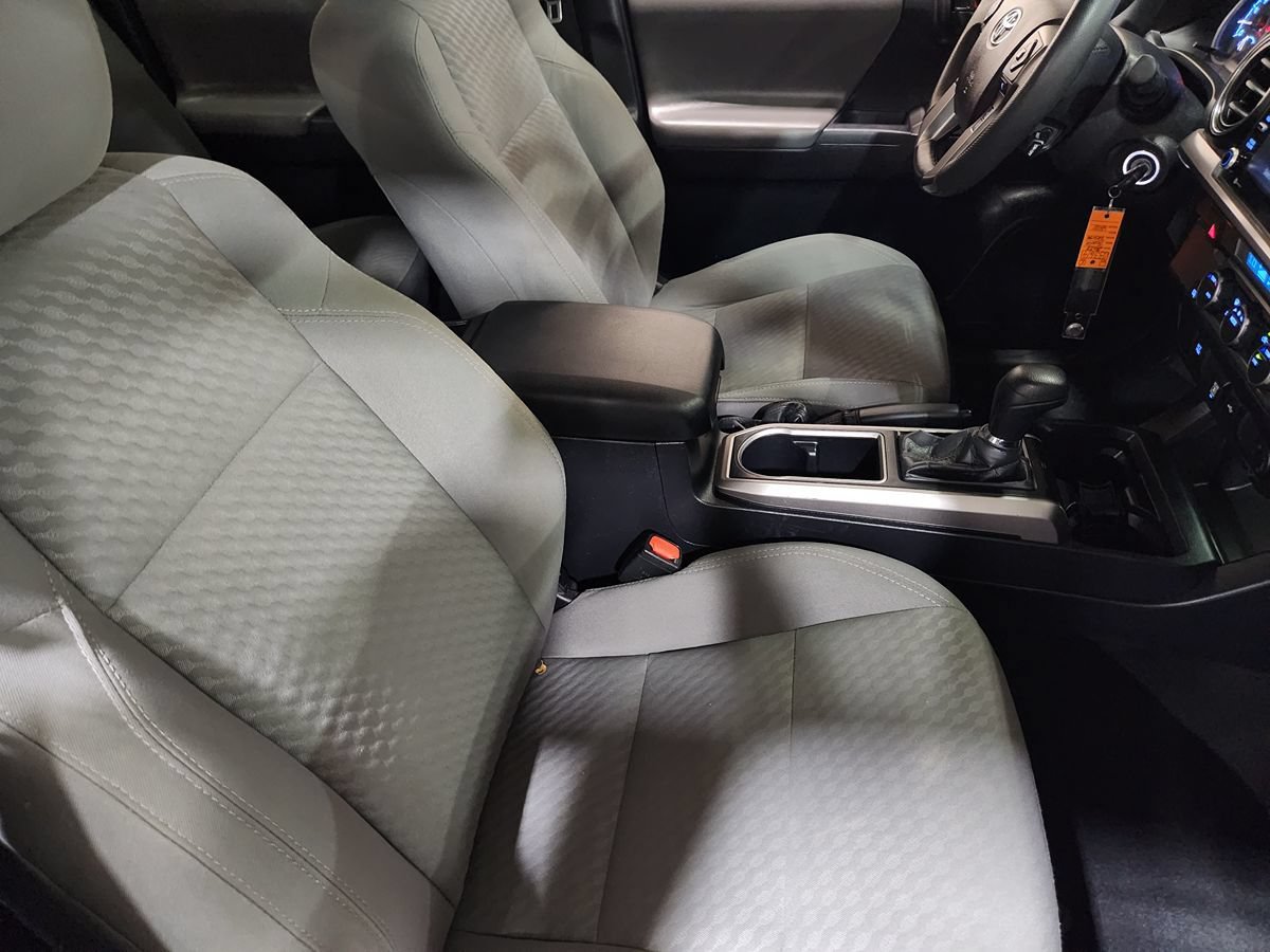 Used 2022 Toyota Tacoma SR5 RWD image 31