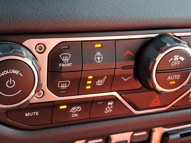 Certified 2024 Jeep Wrangler Unlimited Rubicon 392 AWD/4WD image 32