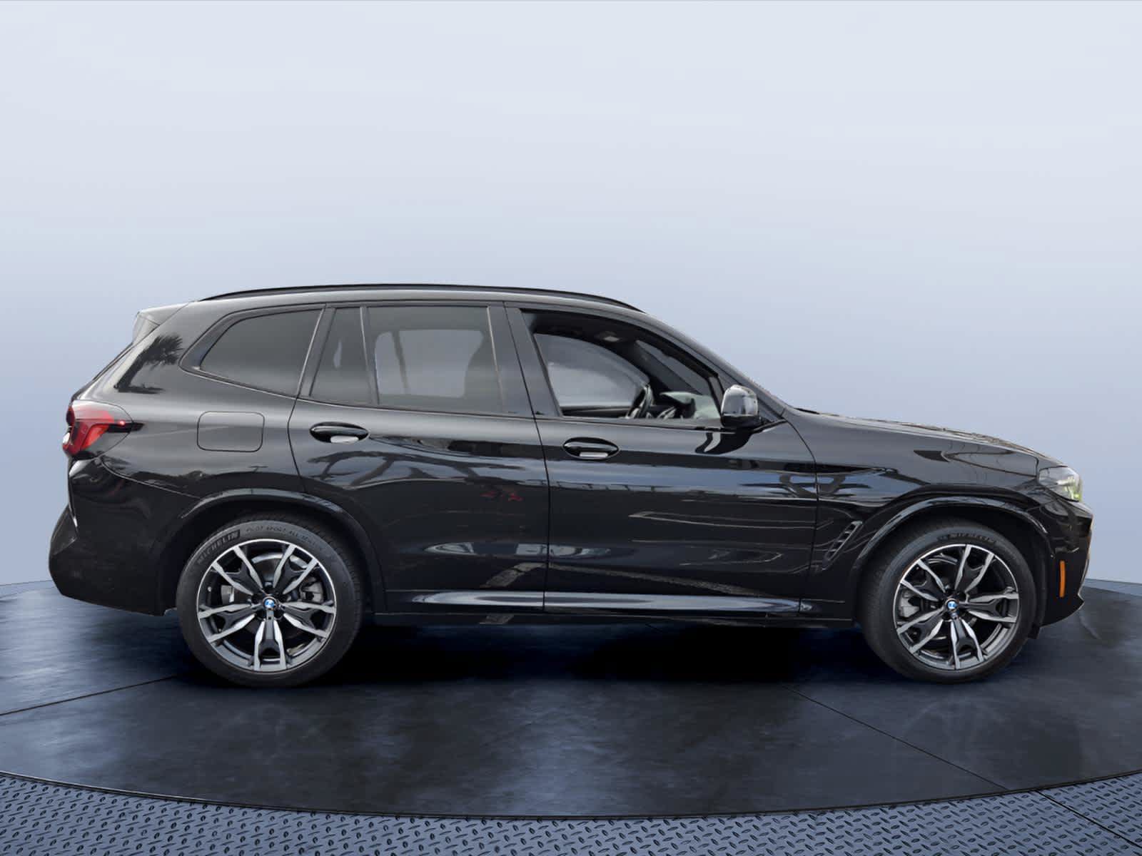 Certified 2024 BMW X3 xDrive30i w/ Premium Package AWD/4WD image 2