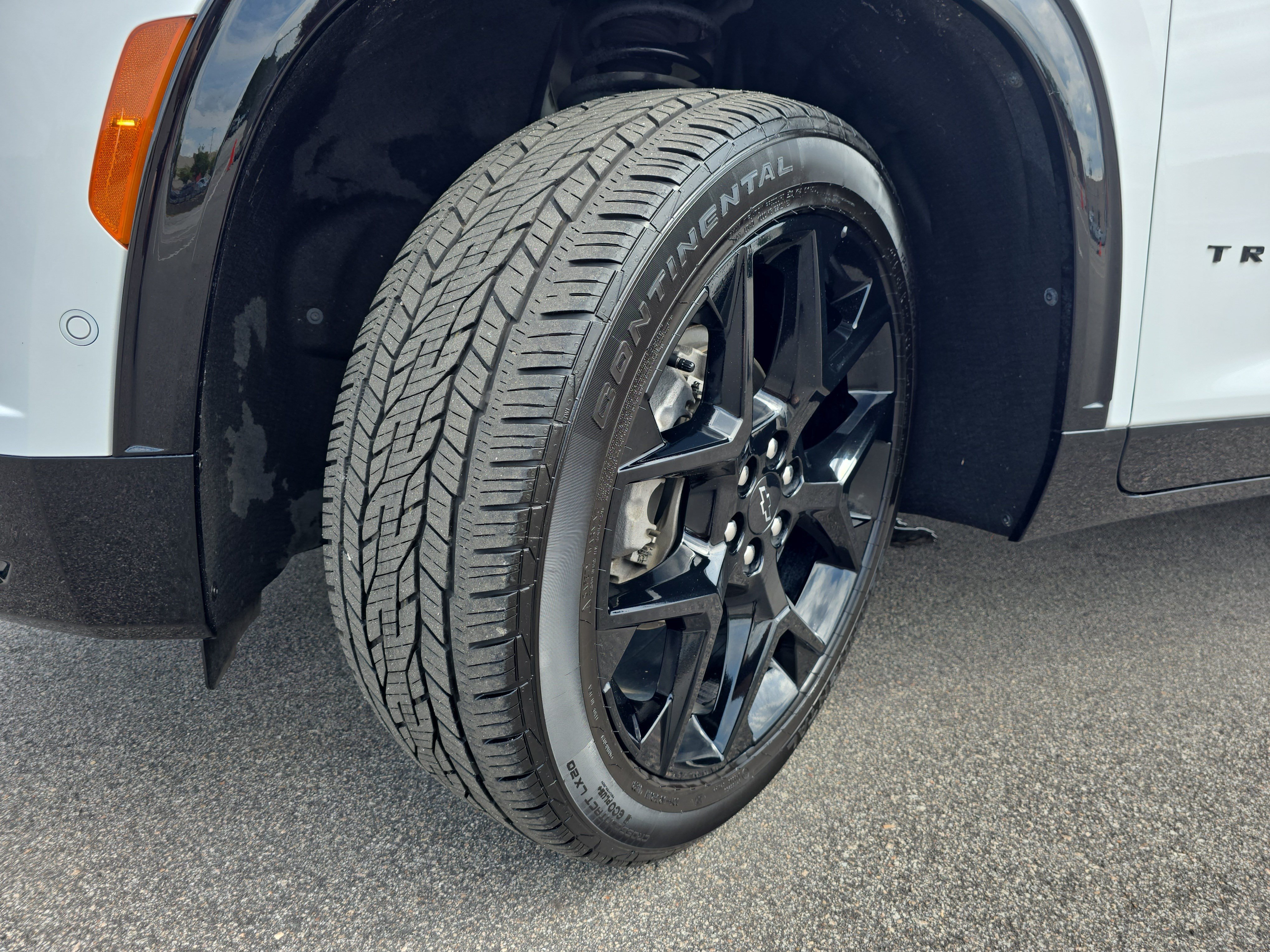 Used 2024 Chevrolet Traverse RS FWD image 34