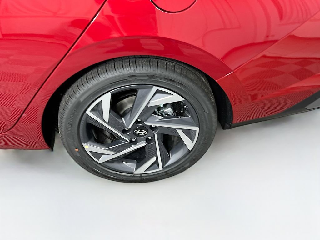 New 2025 Hyundai Elantra Limited image 26