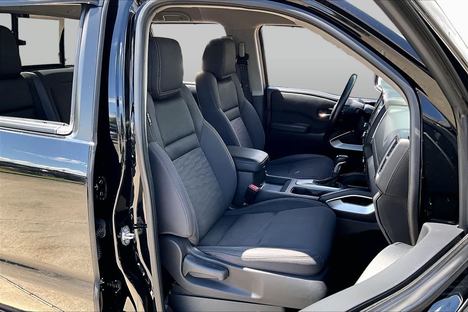 Used 2023 Nissan Frontier SV w/ SV Convenience Package RWD image 8