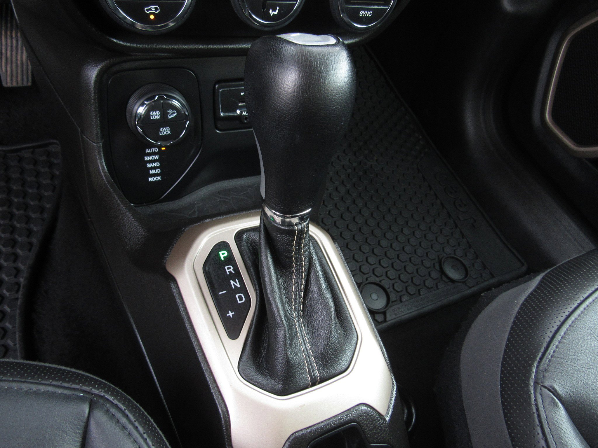 Used 2017 Jeep Renegade Trailhawk image 20