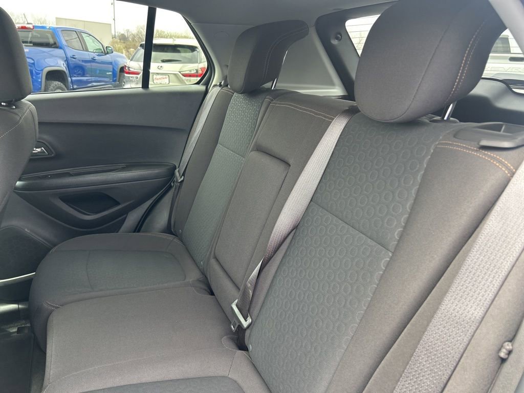 Used 2022 Chevrolet Trax LS w/ Tint and Cruise Package image 32