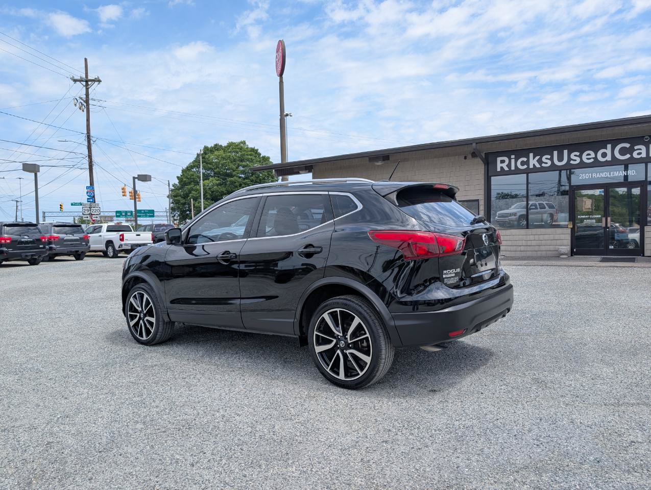 Used 2018 Nissan Rogue Sport SL w/ SL Premium Package FWD image 9
