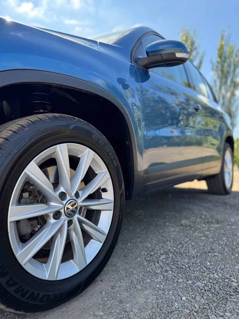 Used 2017 Volkswagen Tiguan Limited w/ Alloy Wheels Package AWD/4WD image 39