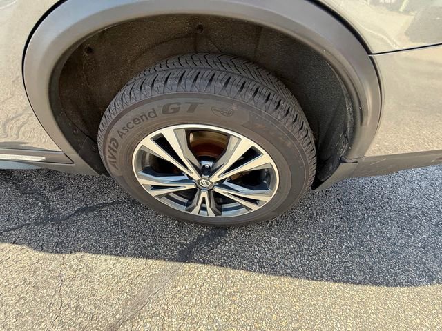 Used 2017 Nissan Rogue SL w/ SL Premium Package image 39