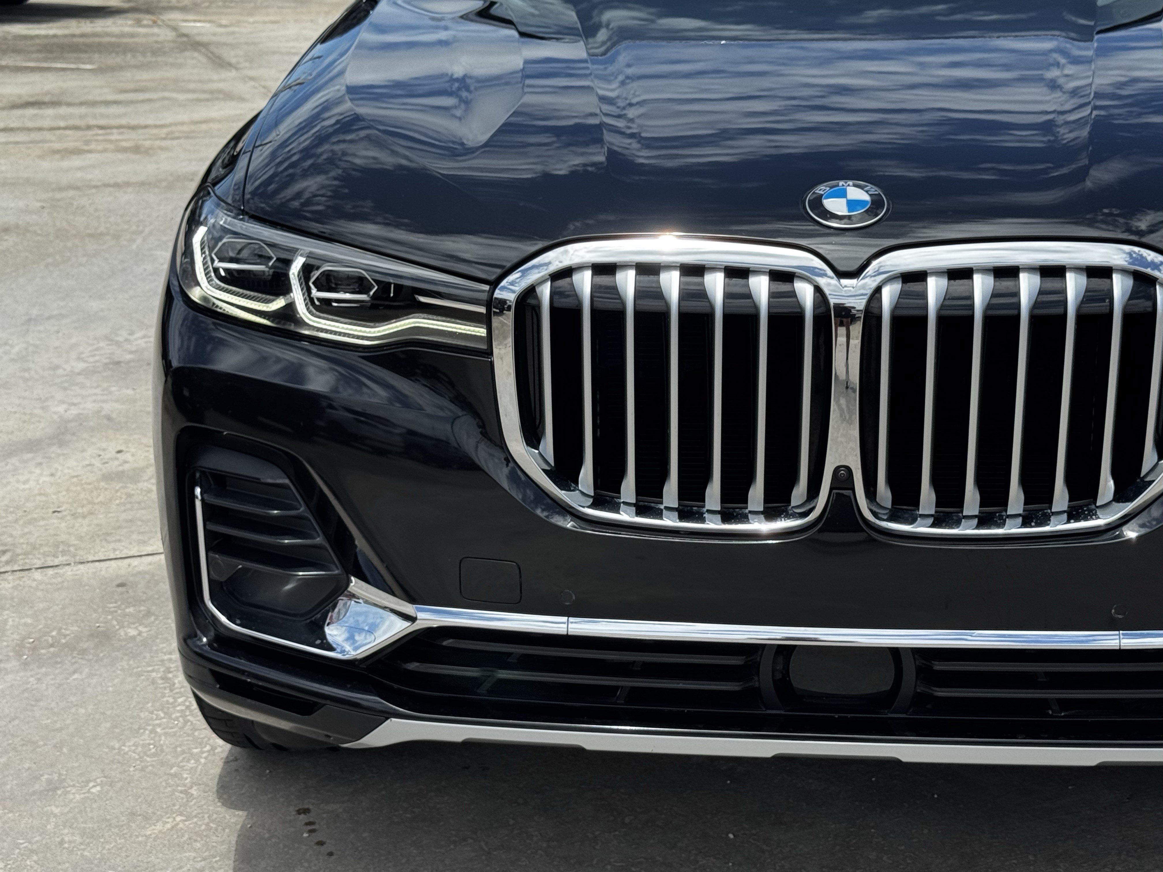 Used 2022 BMW X7 xDrive40i w/ Premium Package AWD/4WD image 6