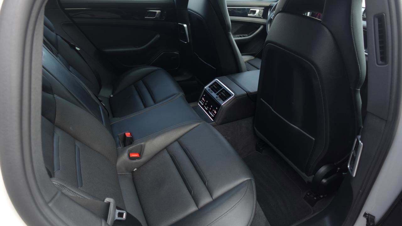 Used 2023 Porsche Panamera 4 w/ Premium Package image 10