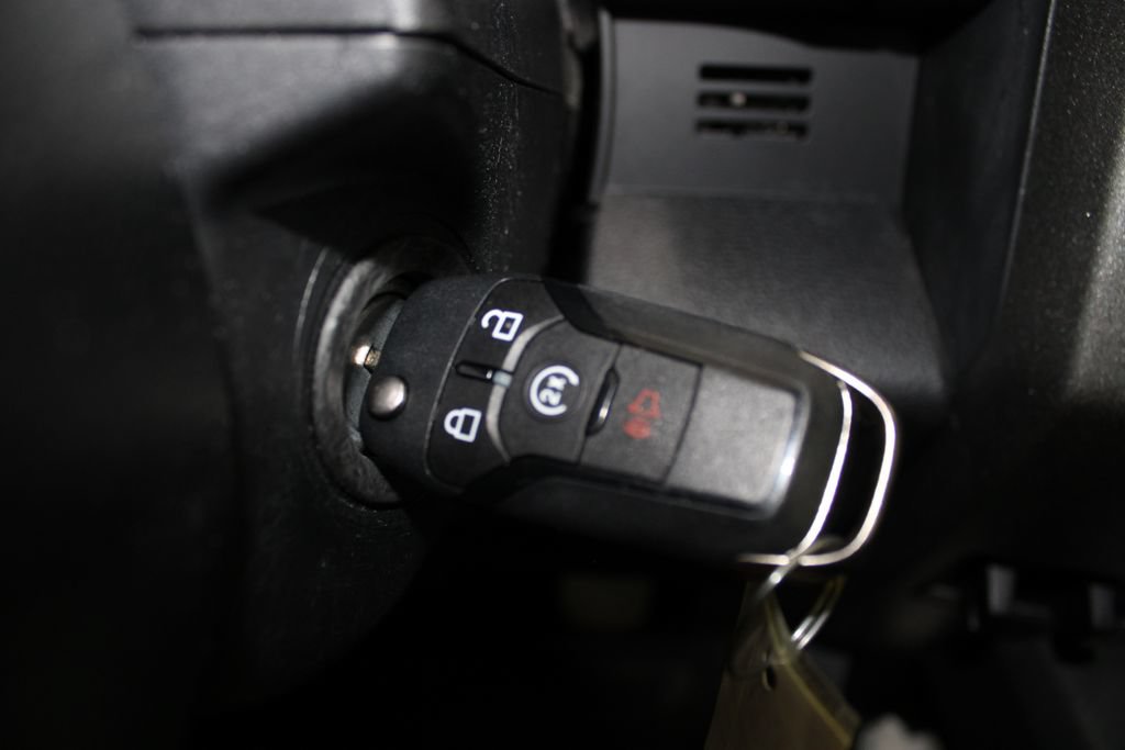 Used 2019 Ford F150 Raptor w/ Equipment Group 801A Mid AWD/4WD image 29