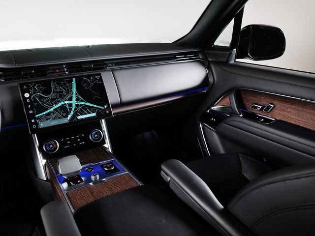 Certified 2023 Land Rover Range Rover SE AWD/4WD image 17