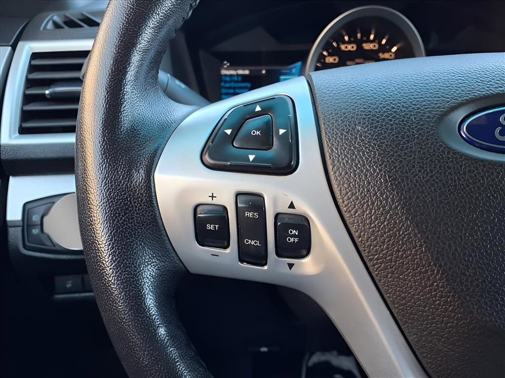 Used 2015 Ford Explorer XLT w/ Equipment Group 202A image 21