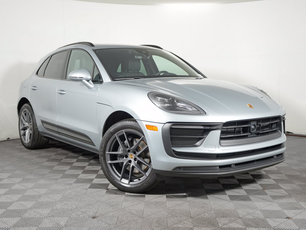 Certified 2023 Porsche Macan Turbo AWD/4WD image 9
