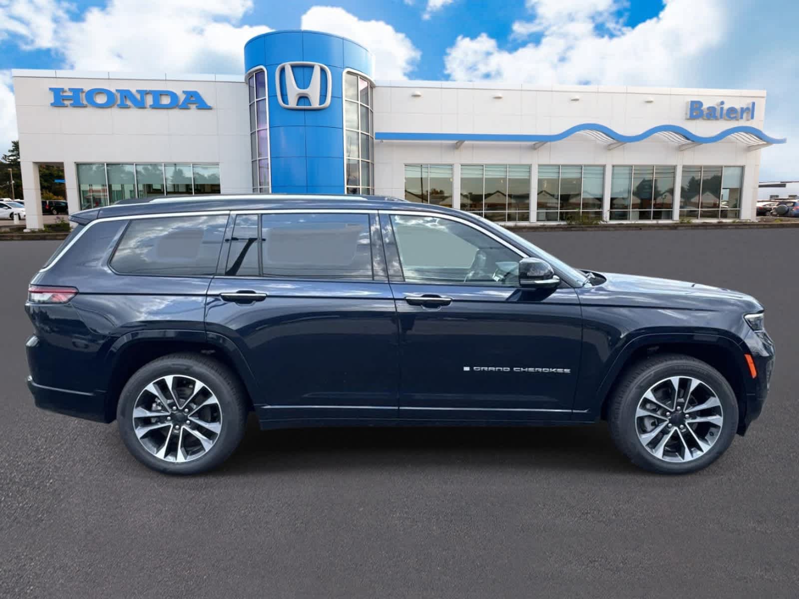Used 2023 Jeep Grand Cherokee L Overland AWD/4WD image 6