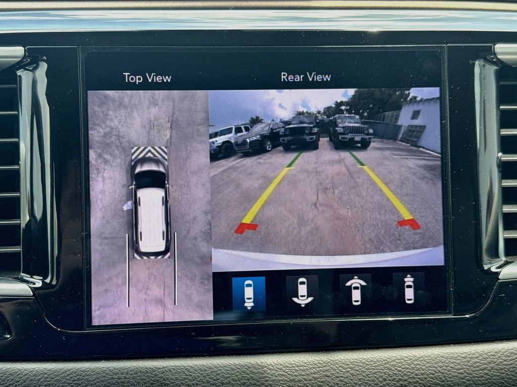 Used 2019 Chrysler Pacifica Touring-L Plus w/ Advanced Safetytec Group FWD image 15