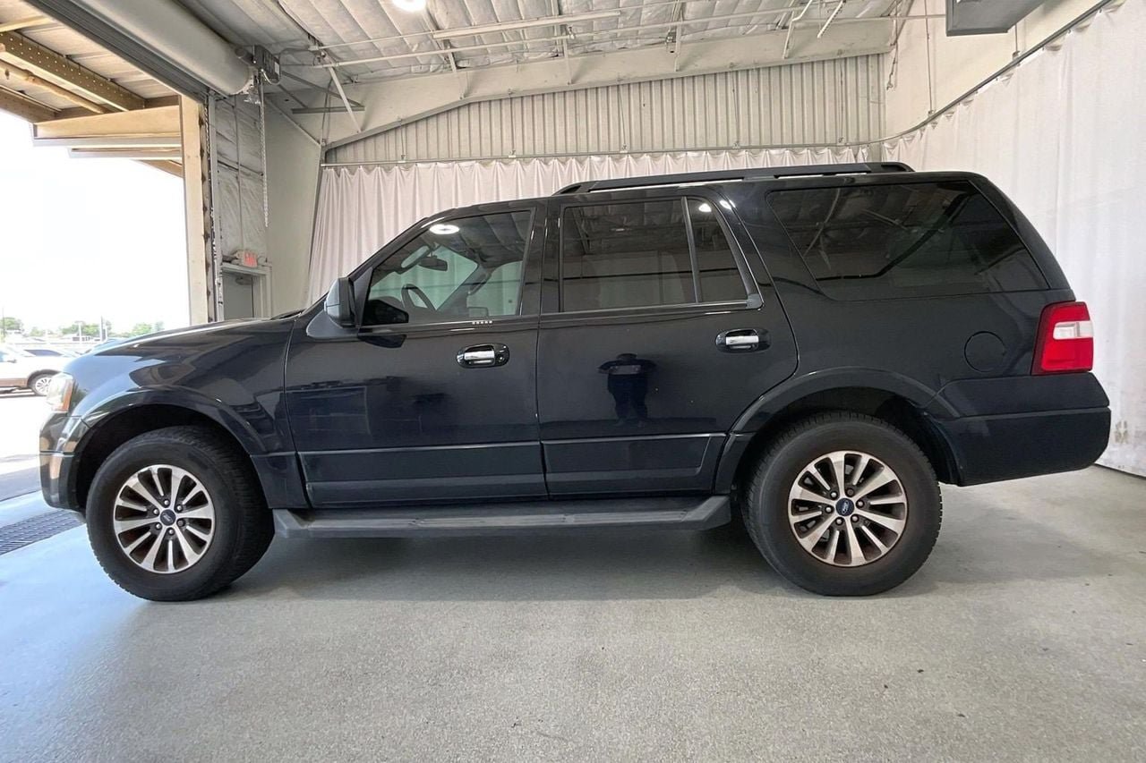 Used 2016 Ford Expedition XLT RWD image 26