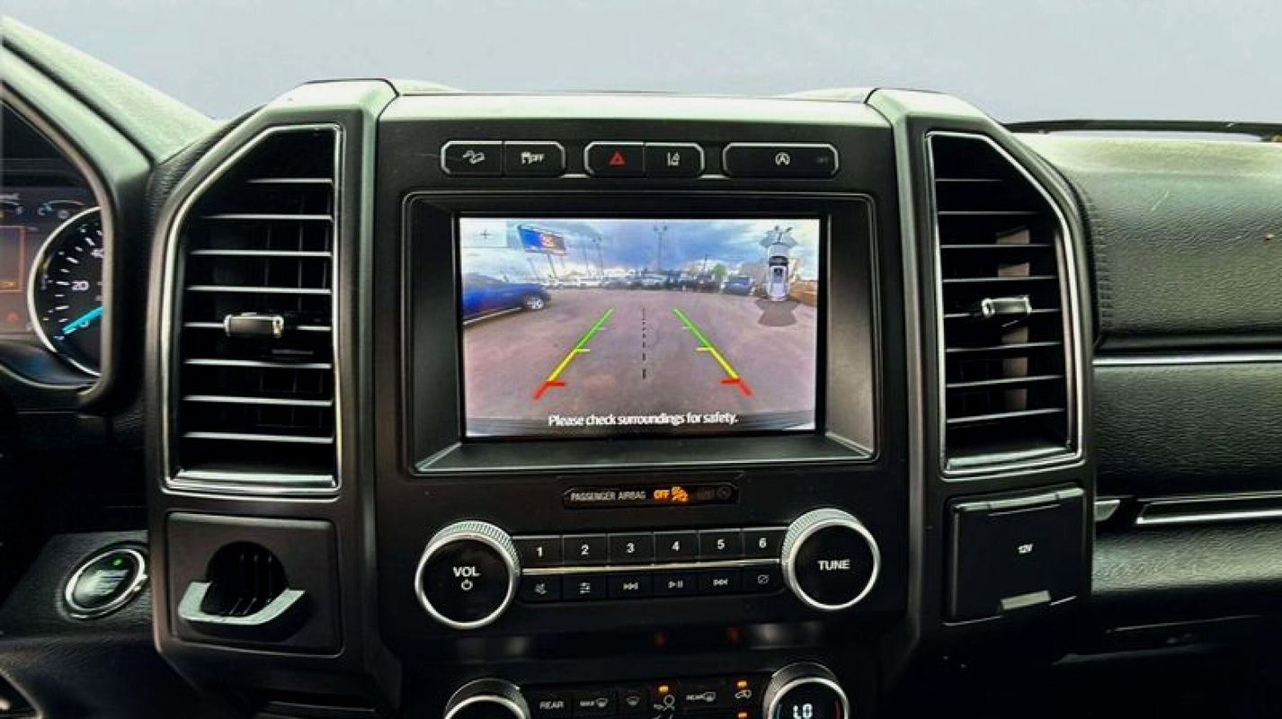 Used 2020 Ford Expedition Max Limited image 12