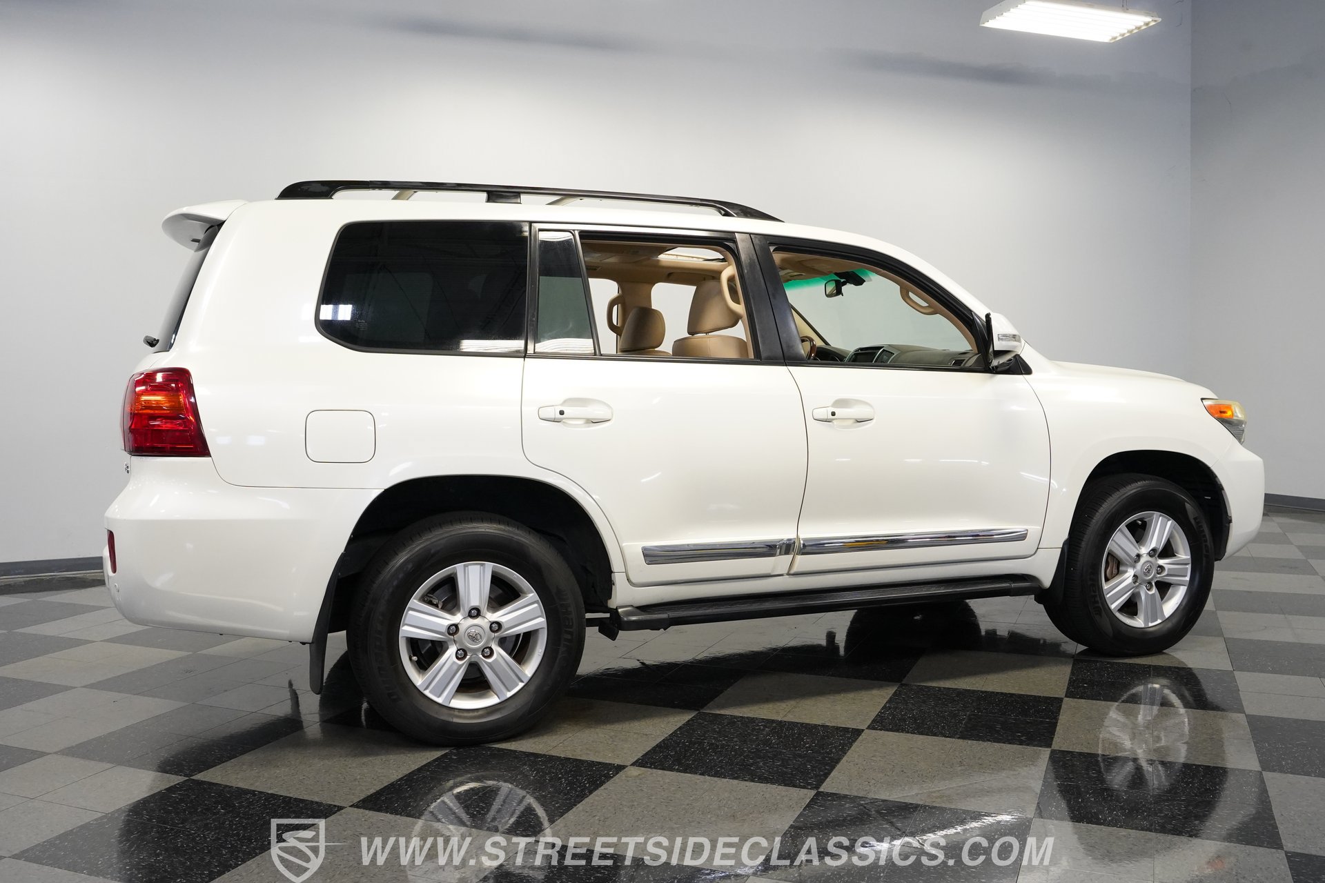 Used 2013 Toyota Land Cruiser AWD/4WD image 14