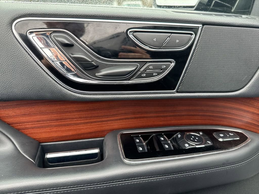 Used 2024 Lincoln Navigator Reserve image 22