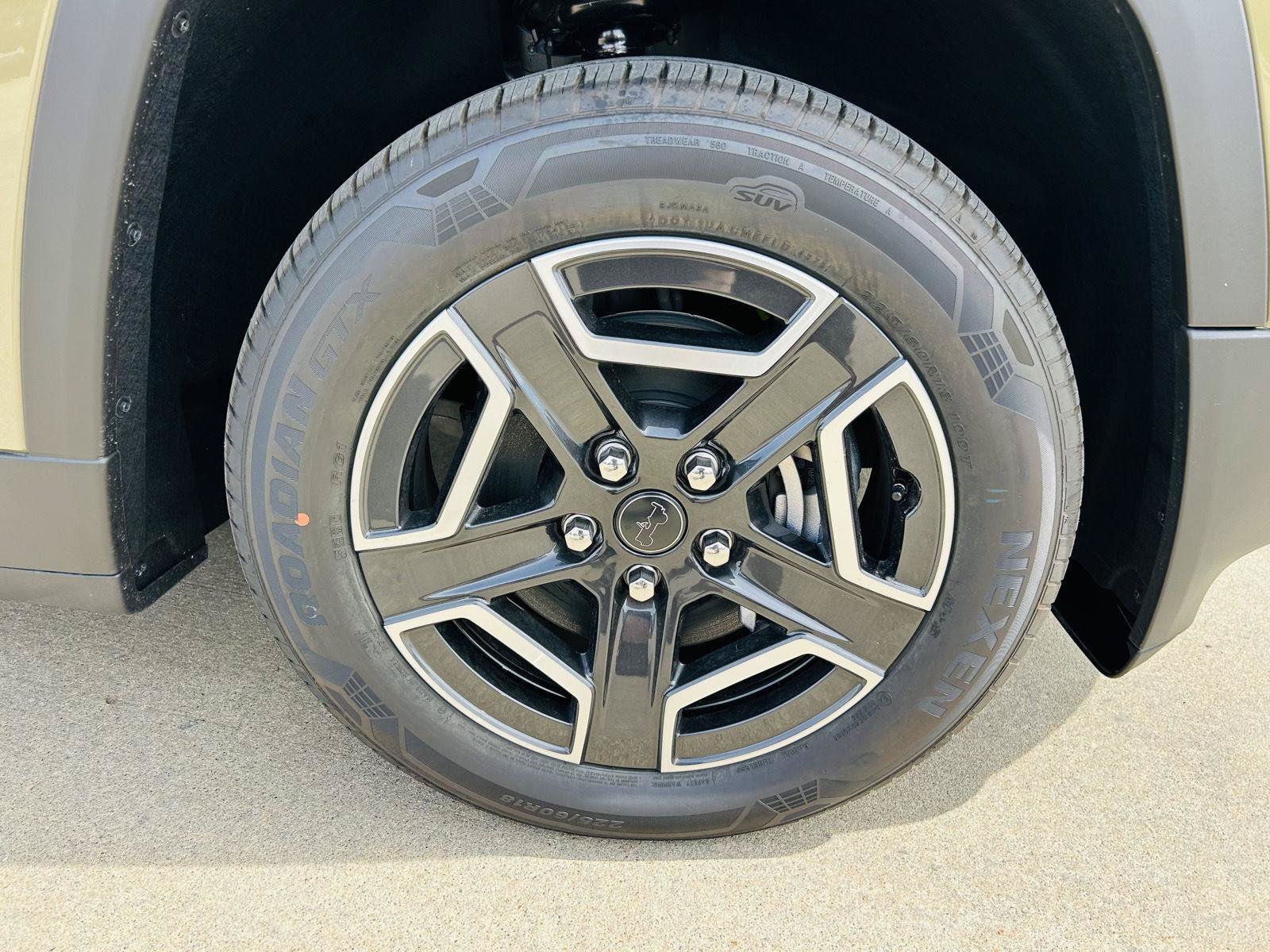 New 2026 Jeep Cherokee Laredo AWD/4WD image 39