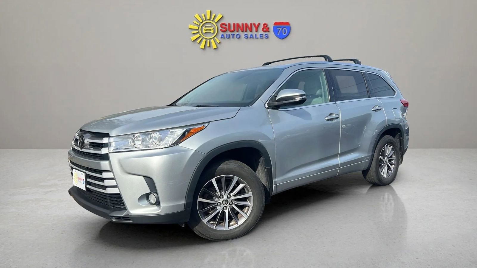 Used 2018 Toyota Highlander XLE image 3