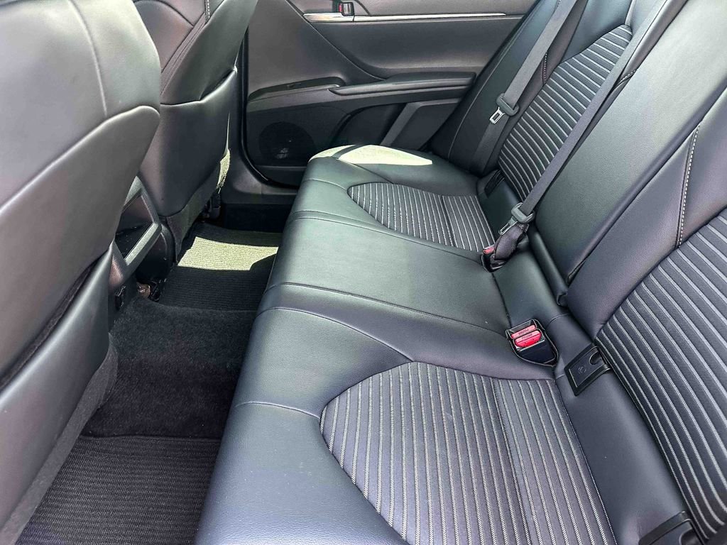 Used 2023 Toyota Camry SE image 18