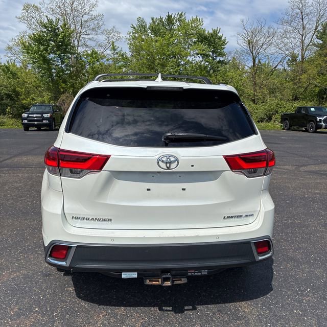 Used 2019 Toyota Highlander Limited AWD/4WD image 4