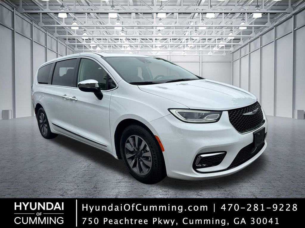 Used 2023 Chrysler Pacifica Limited FWD image 1