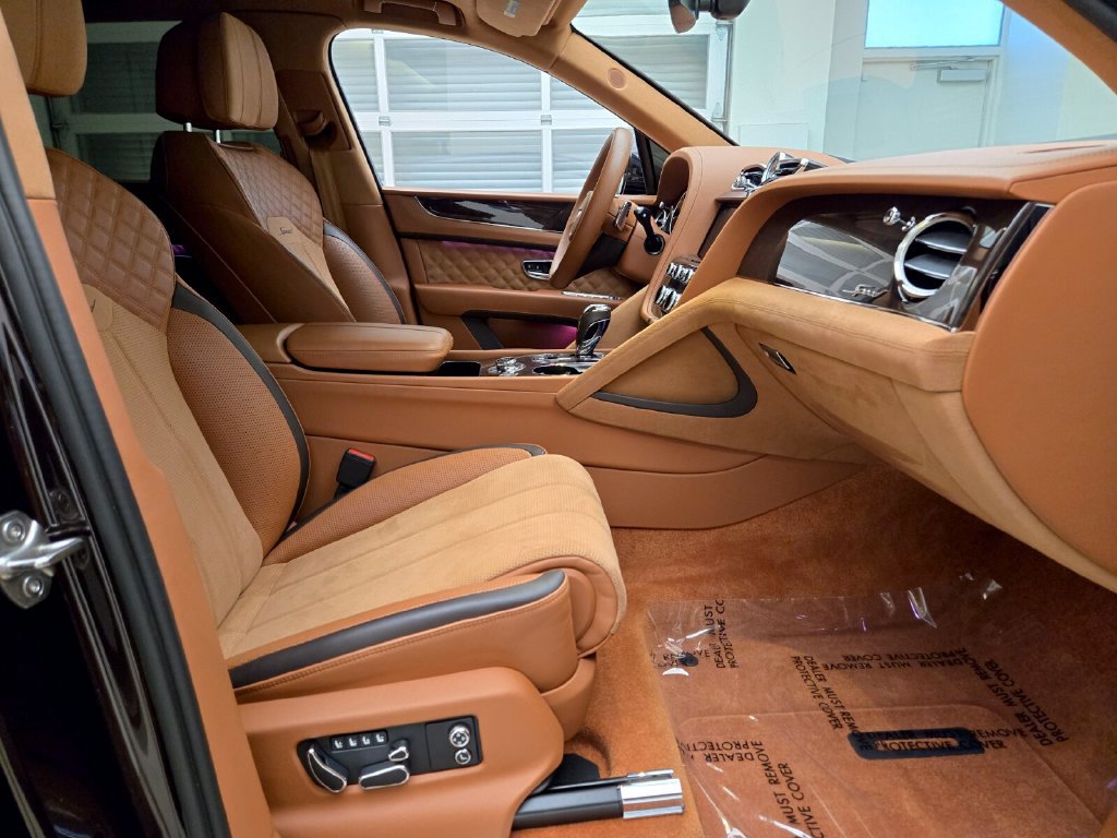 Certified 2023 Bentley Bentayga Speed AWD/4WD image 2