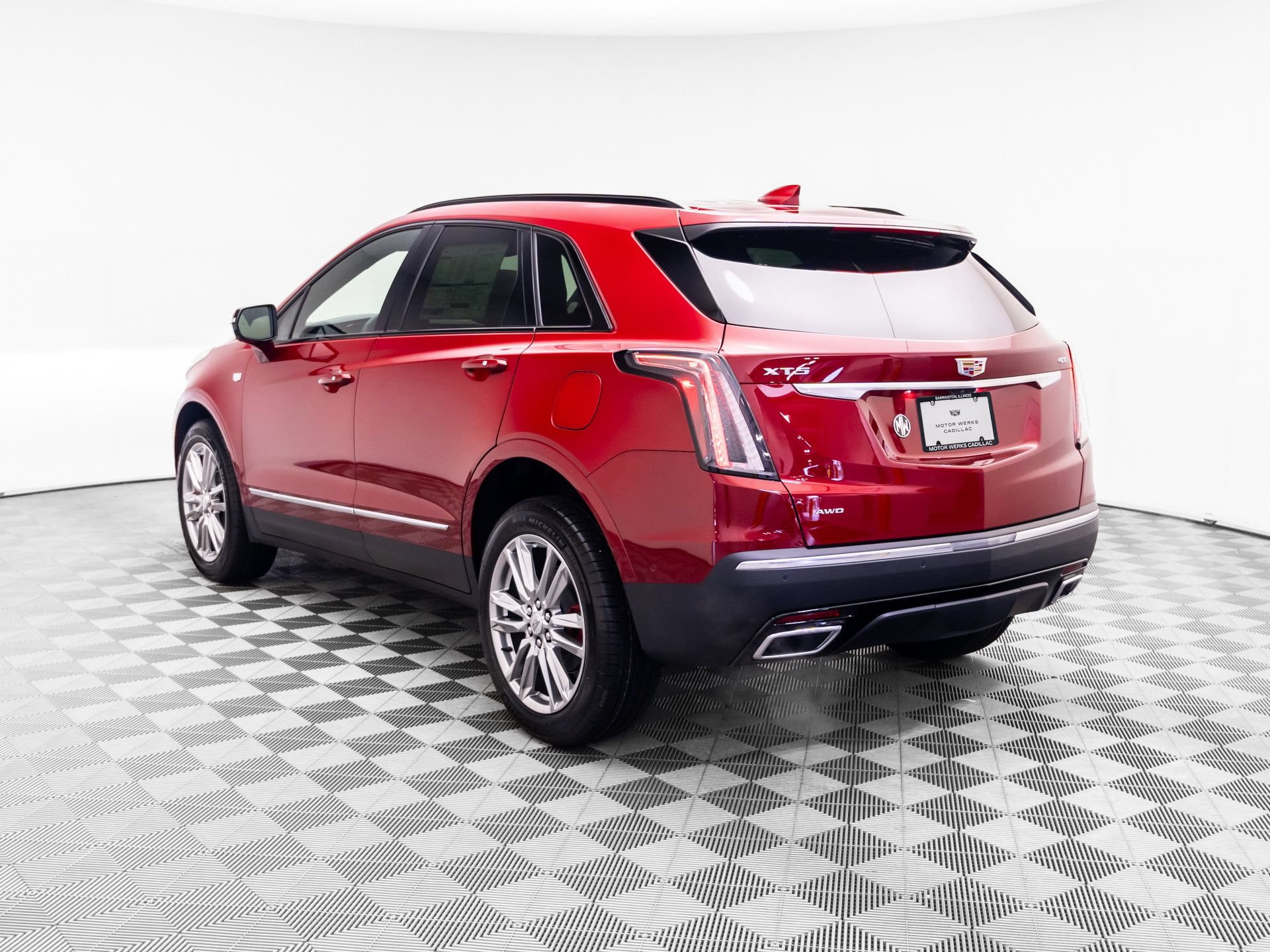 New 2026 Cadillac XT5 Sportv w/ LPO, Floor Liner Package AWD/4WD image 3