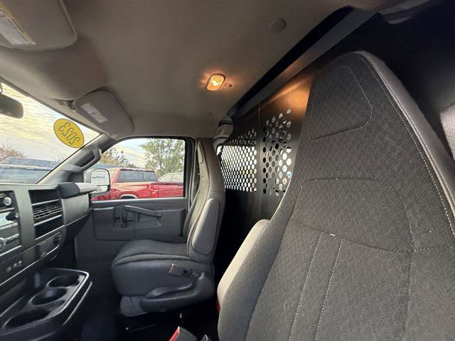Used 2023 GMC Savana 2500 image 14