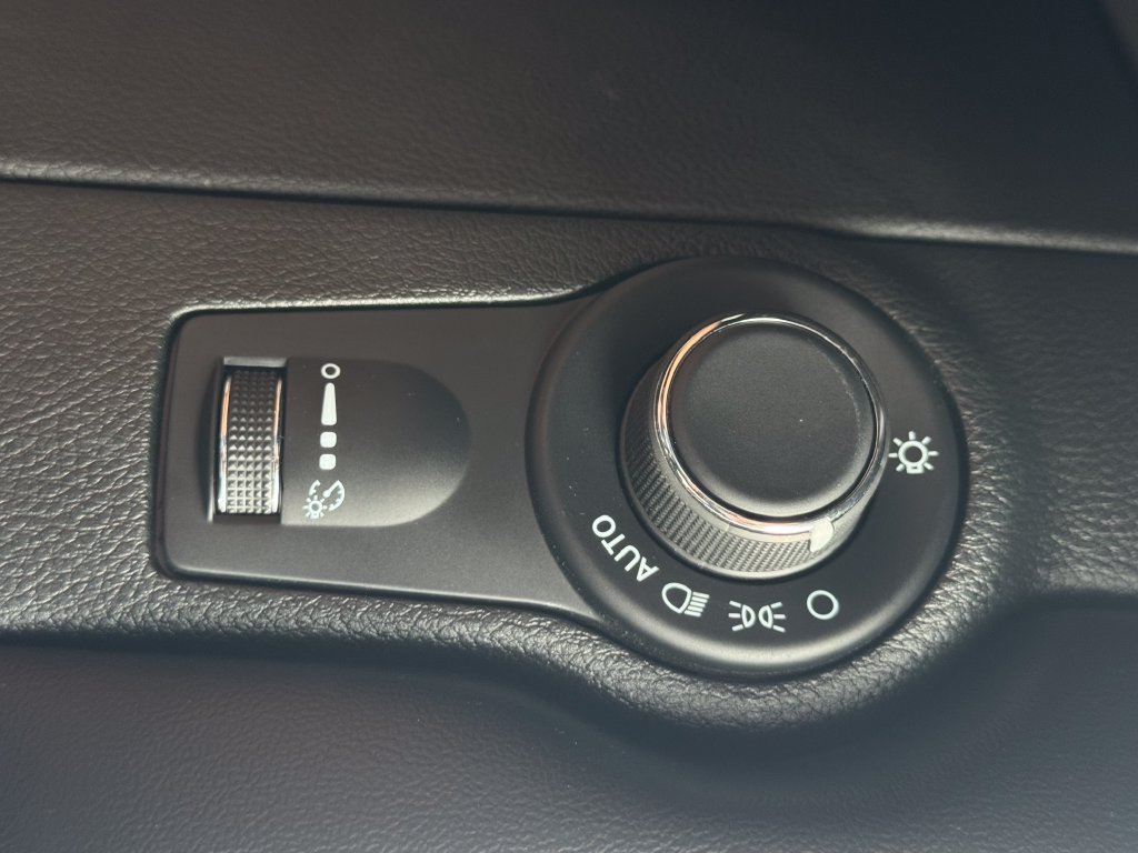 Used 2023 Dodge Durango GT AWD/4WD image 32