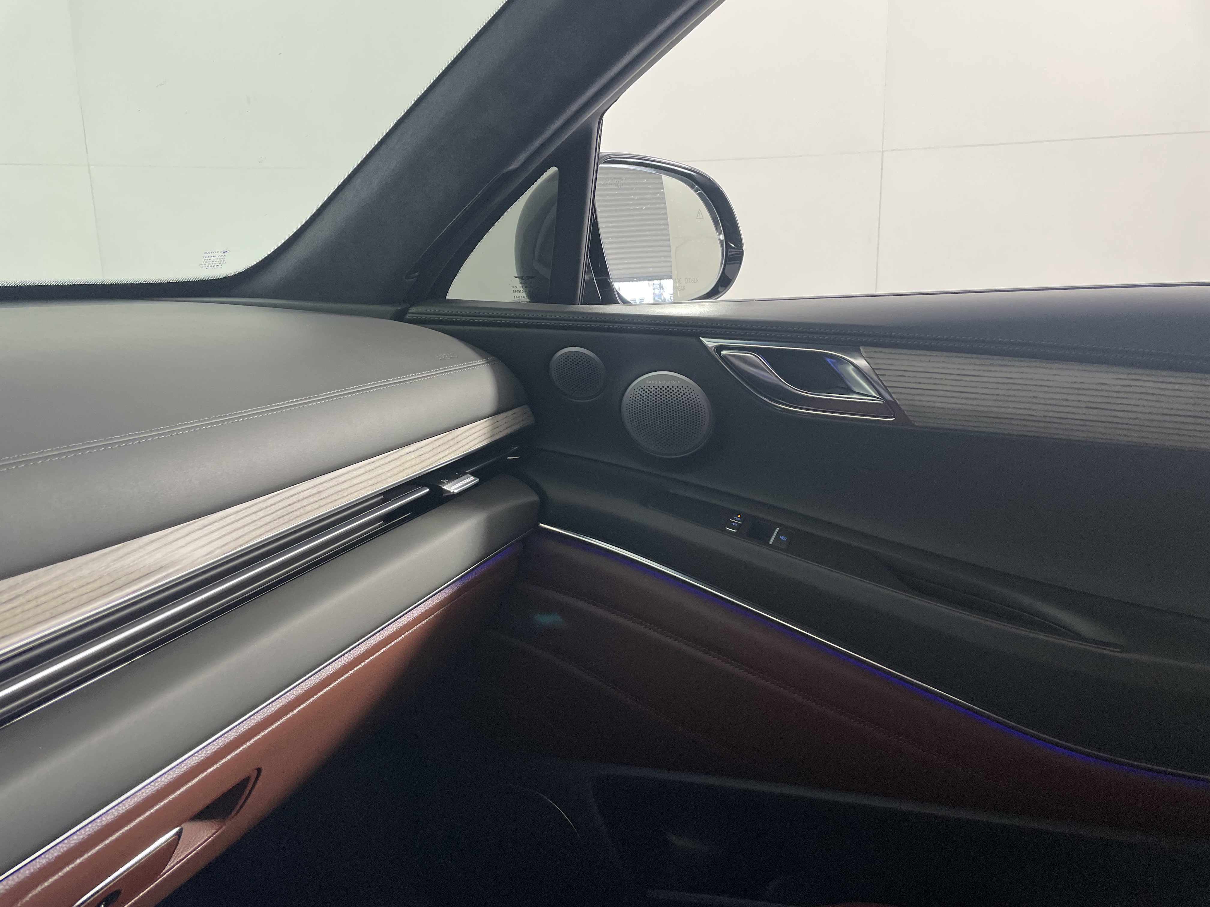 Used 2025 Genesis GV80 3.5T Prestige image 12