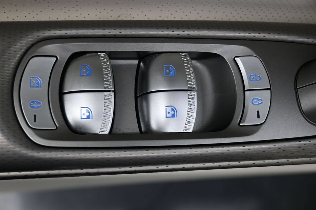 Used 2025 Genesis GV60 Advanced AWD/4WD image 20