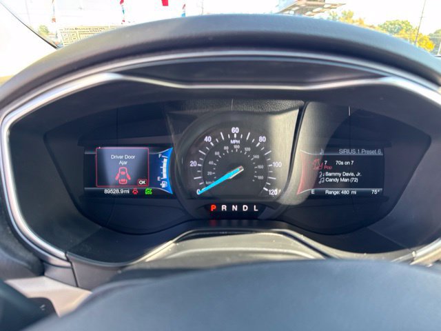 Used 2019 Ford Fusion SE FWD image 6