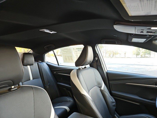 Used 2025 Toyota Camry SE image 13