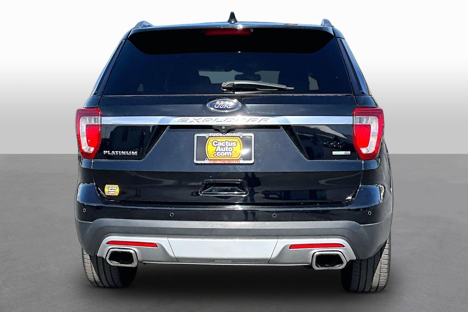 Used 2017 Ford Explorer Platinum AWD/4WD image 4