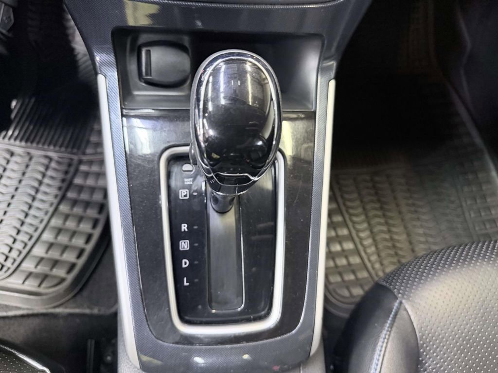 Used 2019 Nissan Sentra SR w/ Premium Package (SR) FWD image 18