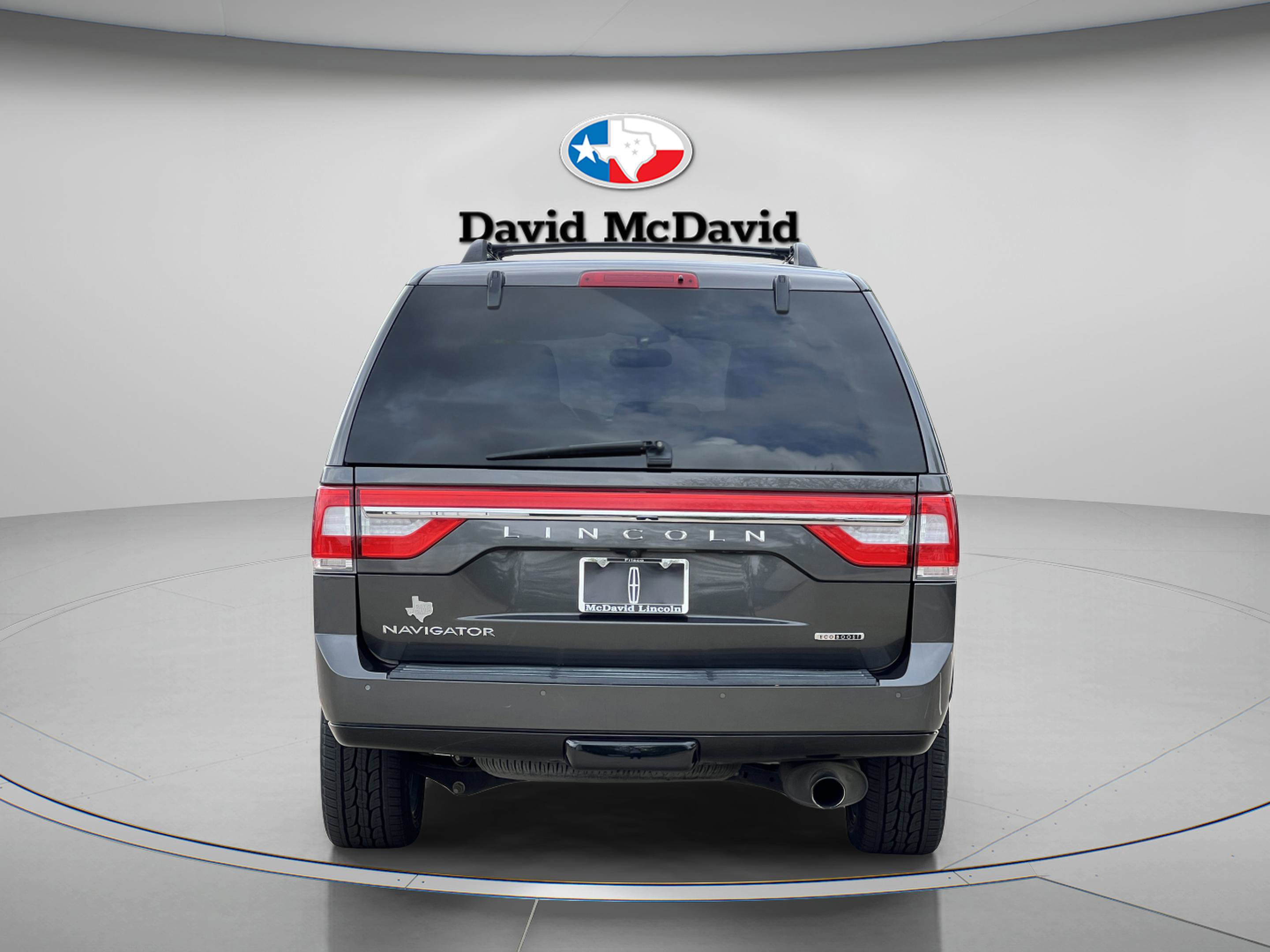 Used 2016 Lincoln Navigator Reserve image 7