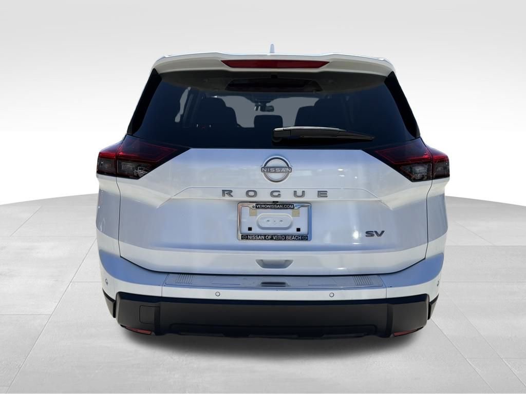 Used 2024 Nissan Rogue SV w/ SV Premium Package image 7