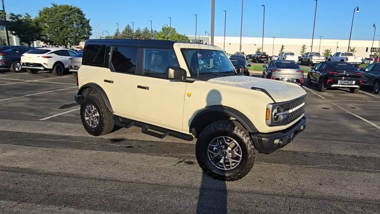 Used 2025 Ford Bronco Badlands AWD/4WD image 4