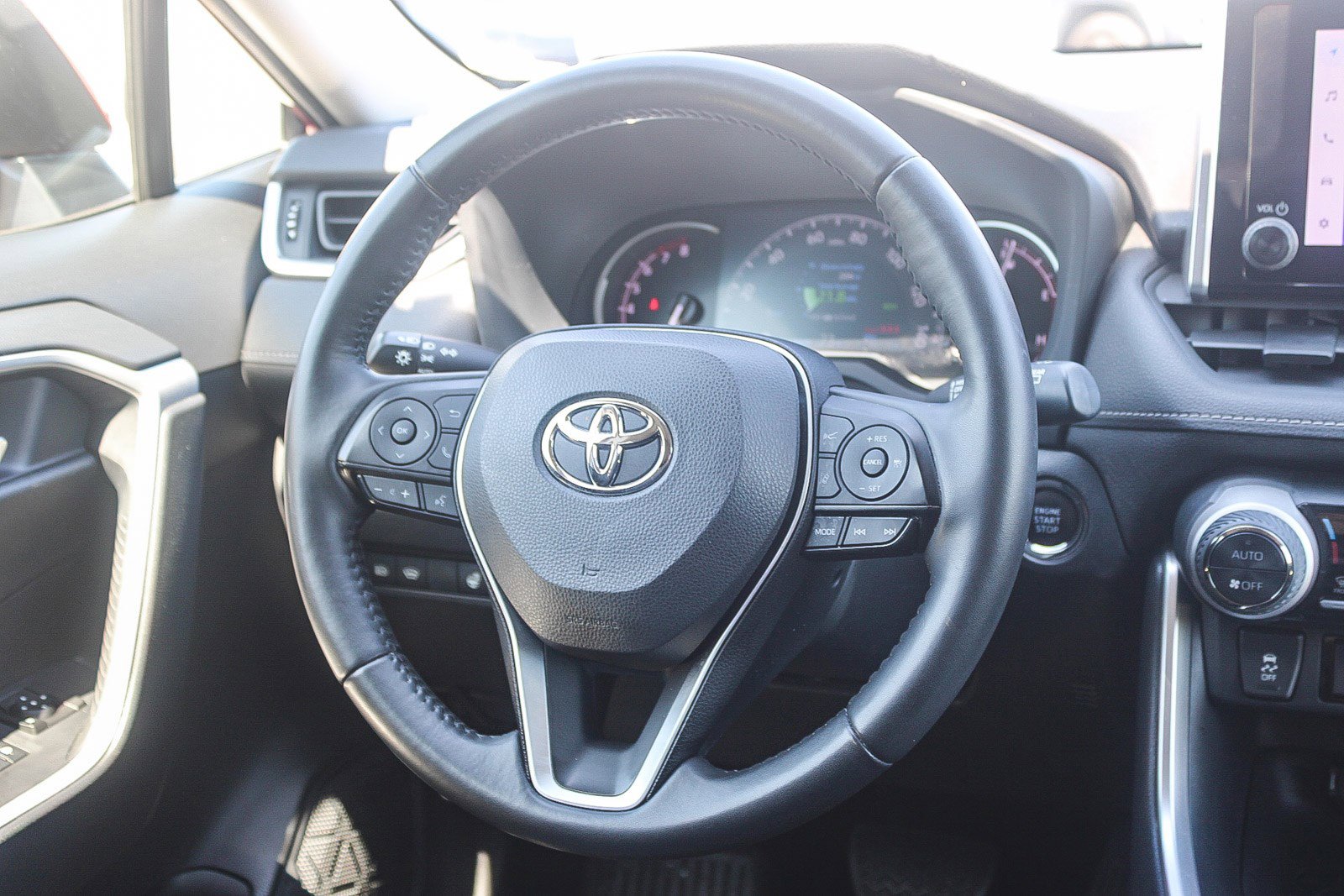 Certified 2023 Toyota RAV4 XLE w/ Convenience Package image 16